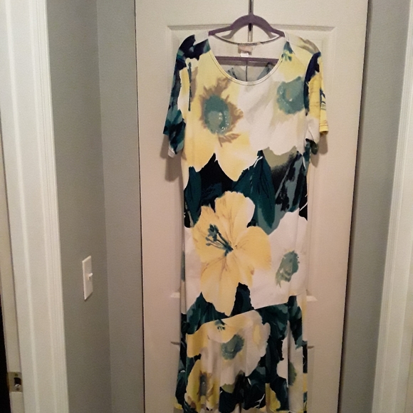 Dresses & Skirts - YELLOW DARK GREEN DRESS